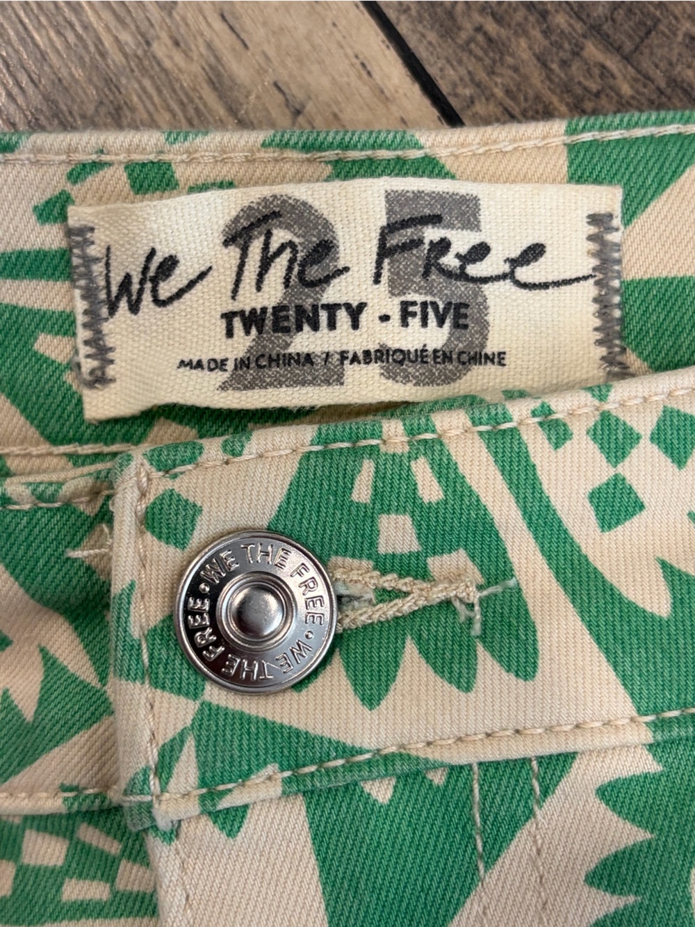 Free People We The Free Youthquake Printed Crop Flare Green Cream Pants size 25 - Picture 5 of 9